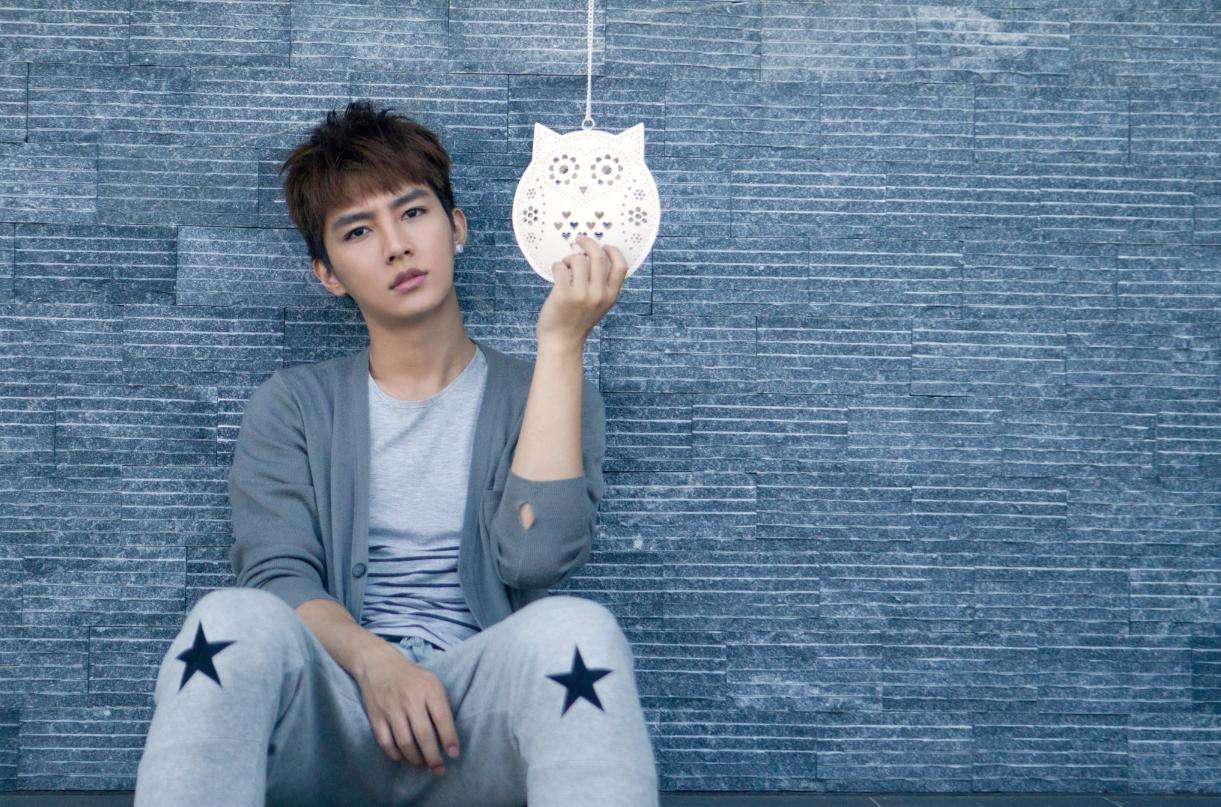 炎亚纶每日睡不到5小时 斜杠手摇饮1年营业额曝光了