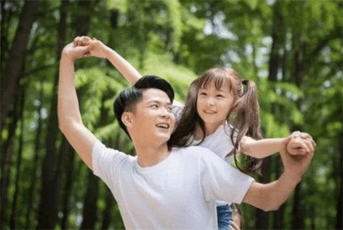 育儿不只是妈妈的事！爸爸请领育婴留停津贴破13万人