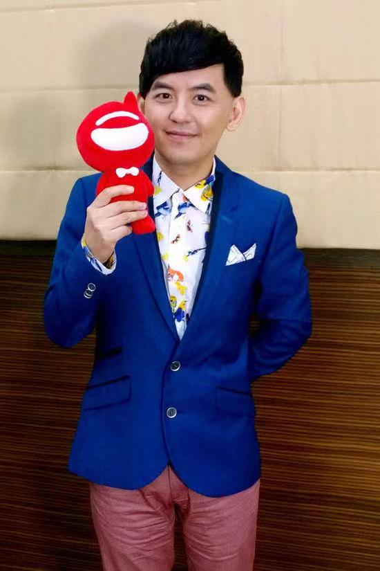 黄伟晋梦寐以求发片 黄子佼吁金曲奖「不要排挤帅哥」