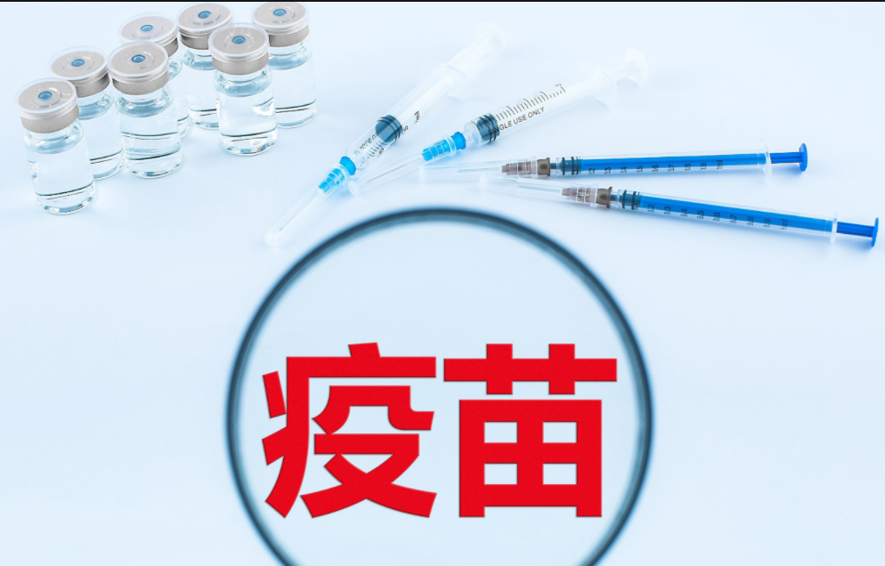 今年让孩子打「流感疫苗」比往年更为重要！流感初期与新冠症状难以区分，施打流感疫苗才能安心开学