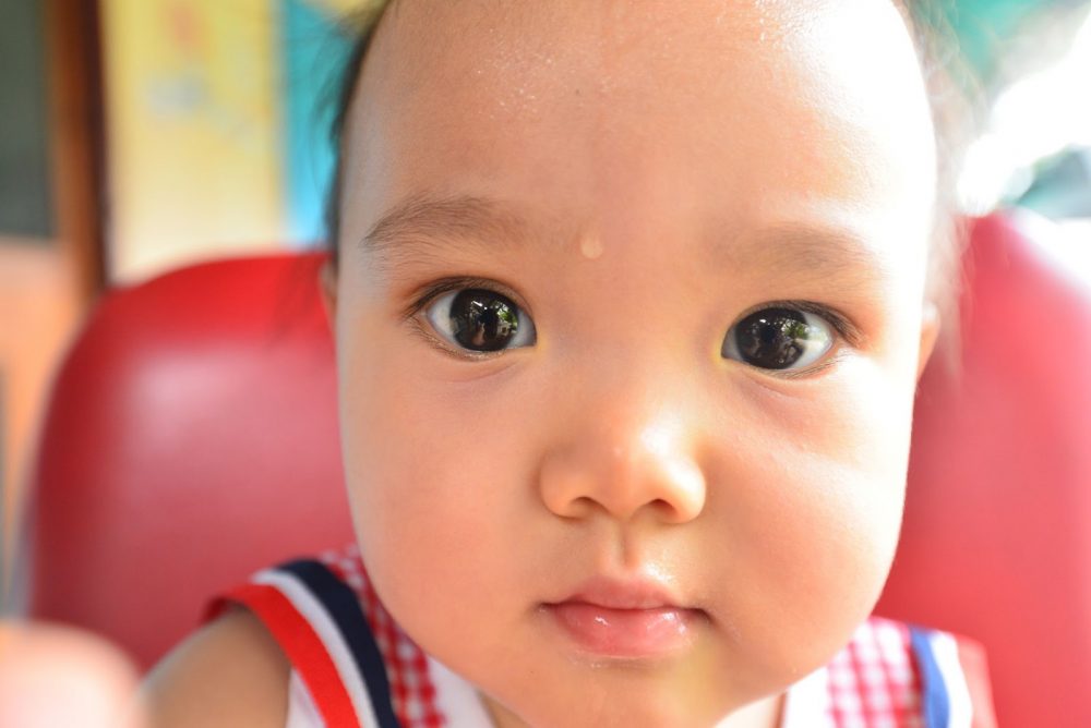 正确穿尿布以克服夏天孩子的汗水