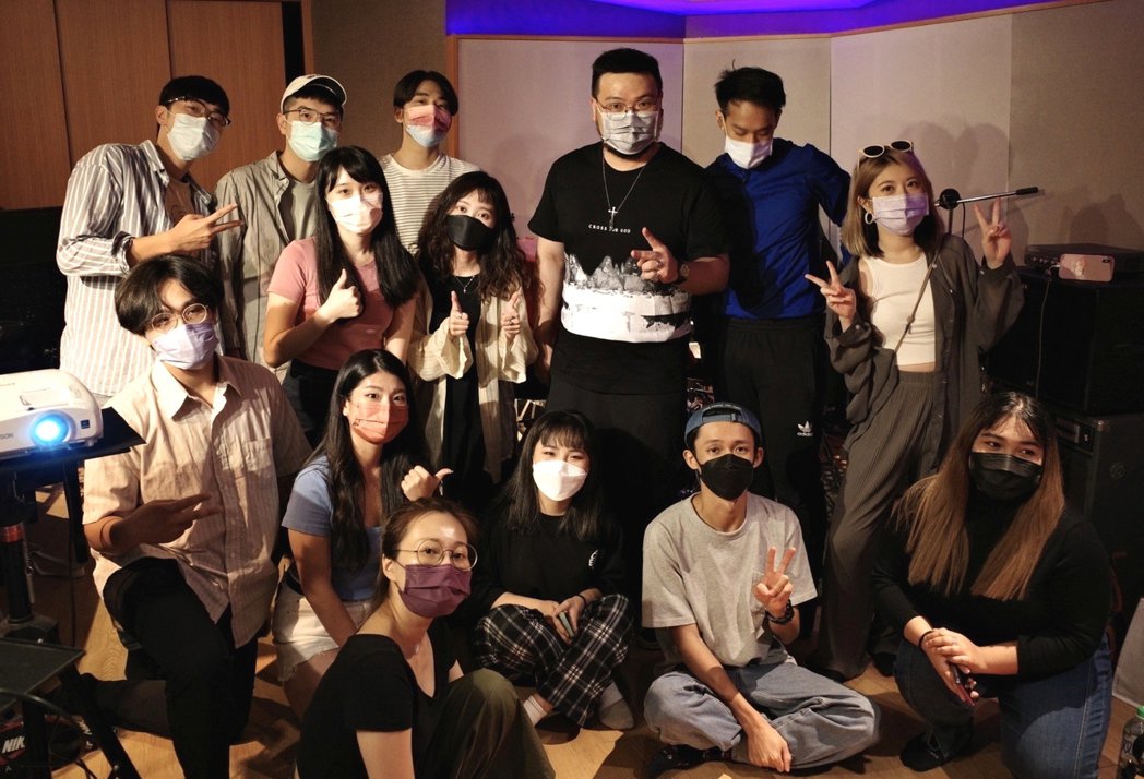 「茶金」洪毓璟出运了！晋级客家流行音乐大赛