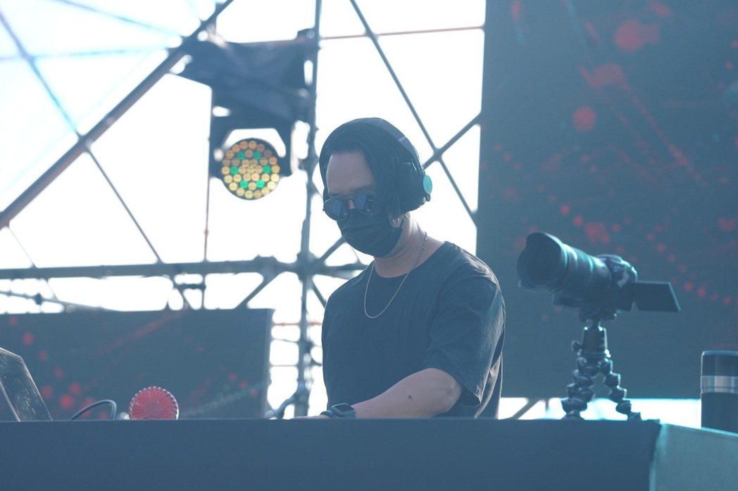 原子邦妮淡水开唱吐医护人员家属甘苦：2年没见妈妈了