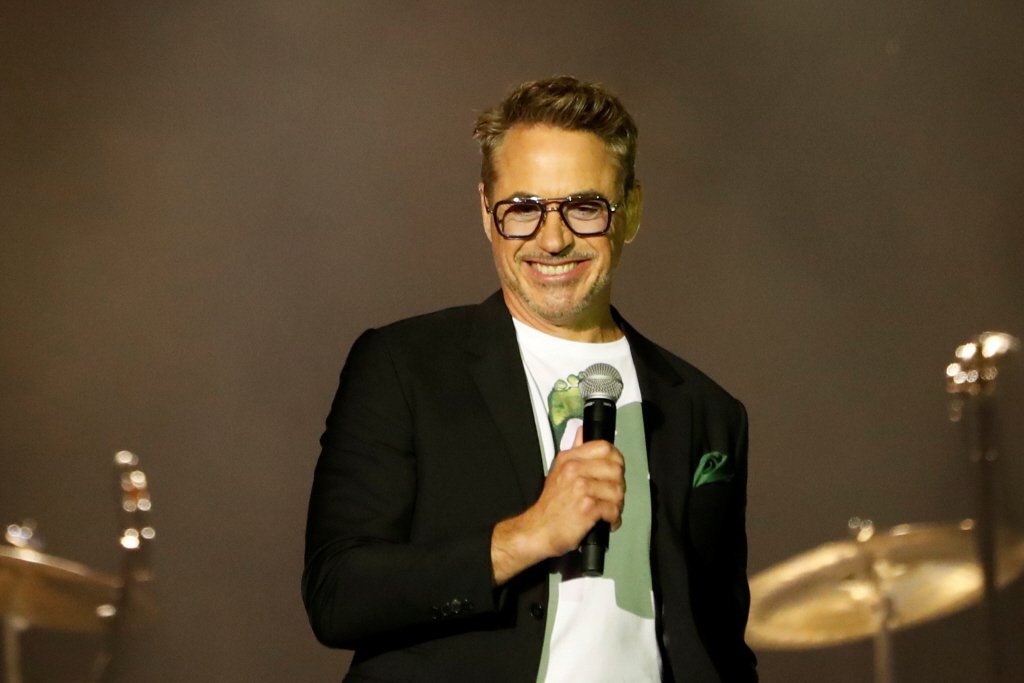 真正好兄弟！小劳勃道尼恭喜强尼戴普 强尼却很淡定