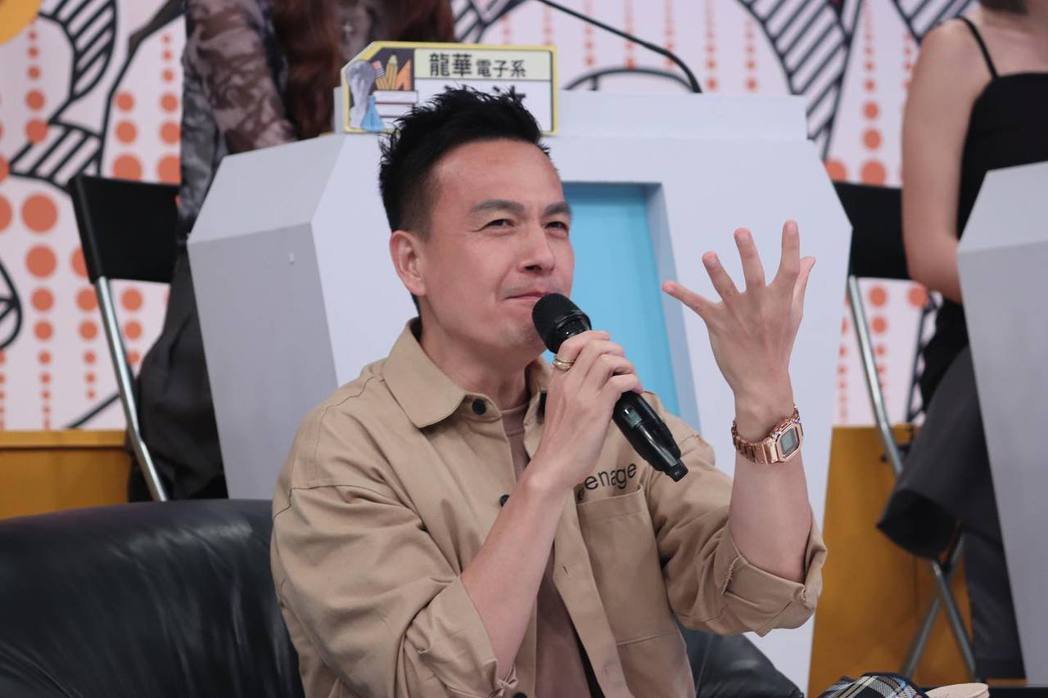 小钟为省电费躲百货吹冷气 回到家一看「心真的凉了」