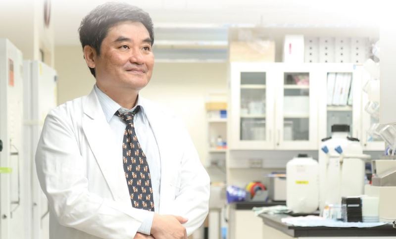 儿童医学部主任，深耕罕病研究与治疗，热心奉献不遗余力