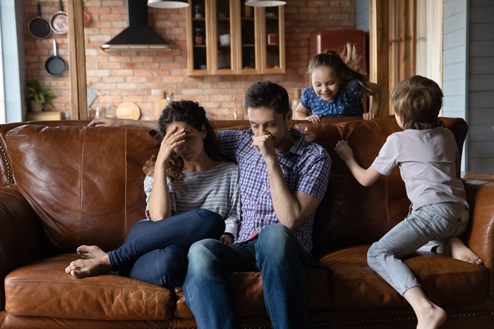 照顾好自己才能成为孩子强力后盾!特殊儿爸妈发现情绪生病,该寻求那些帮助