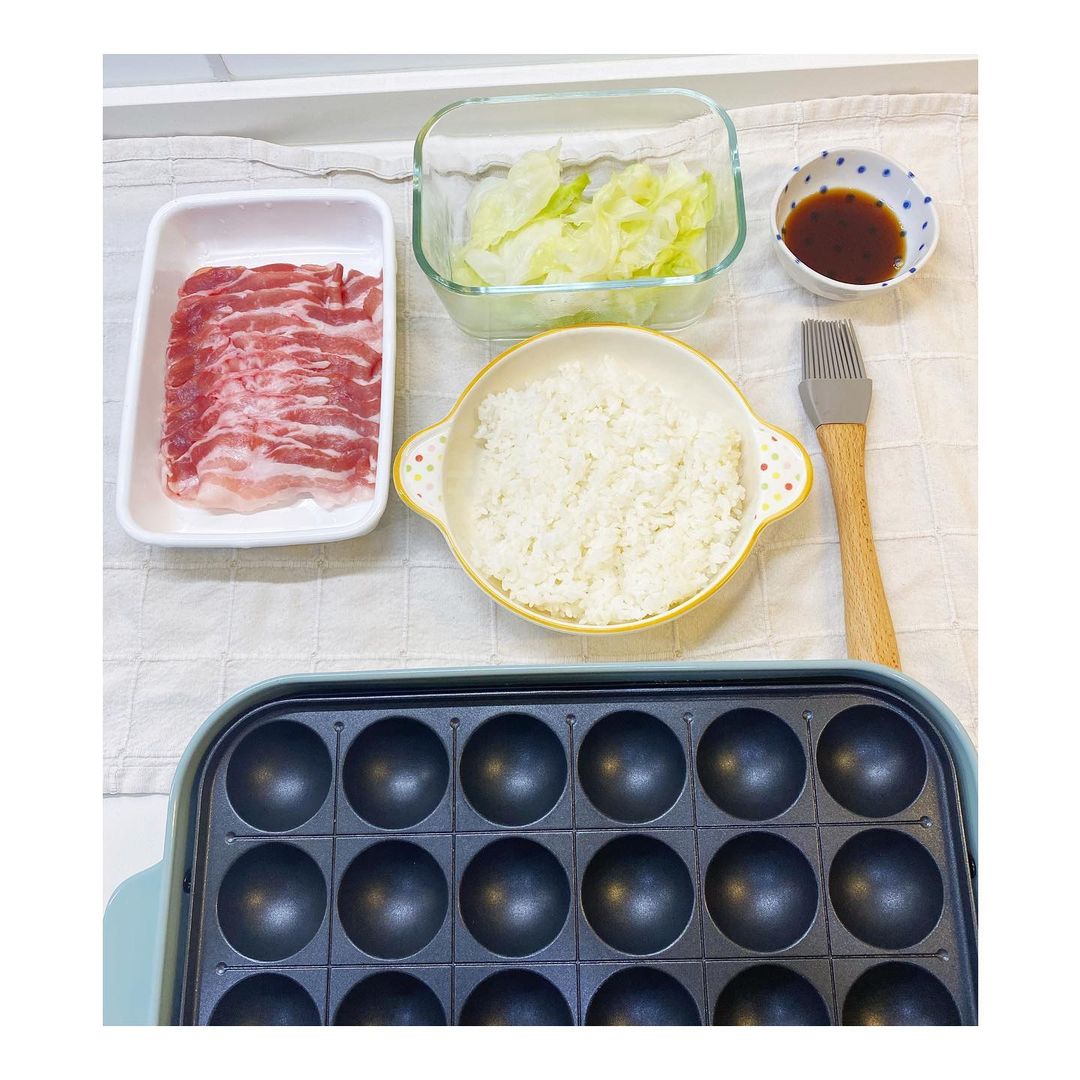 电烤盘玩料理小分享：菜包肉包饭丸子