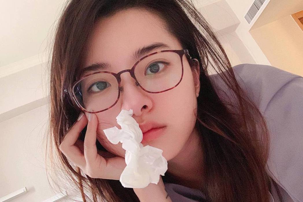 TVBS美女主播陈文越确诊烧到39.6度花开锦绣「头涨到眼球都在酸」