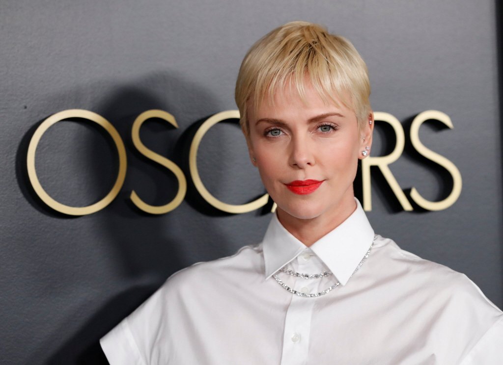 「美味人妻」擦出火花？莎莉赛隆与「水行侠」成绯闻情侣