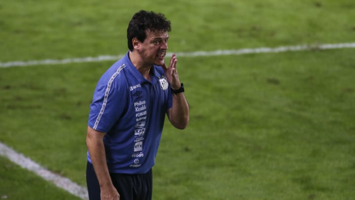 在桑托斯击败美国-MG后,迪尼兹成为笑话的焦点:“抓住了曼奇尼的战术结”