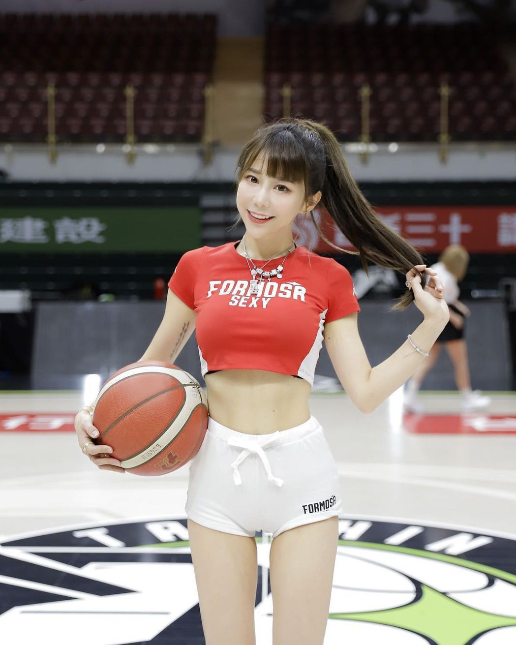 喝清冠身体变寒？「真人版娜美」梓梓爆经期剧痛：动弹不得