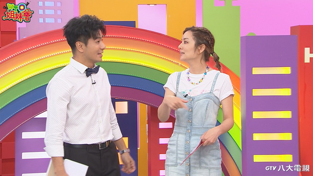 被莎莎怂恿表演劈腿  郭彦均苦笑「会痛啦」