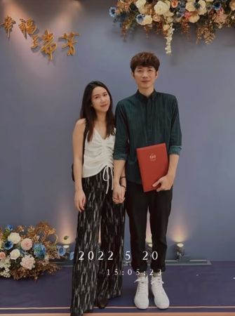 萧闳仁520登记结婚！关键时刻「不重要想法」网笑翻