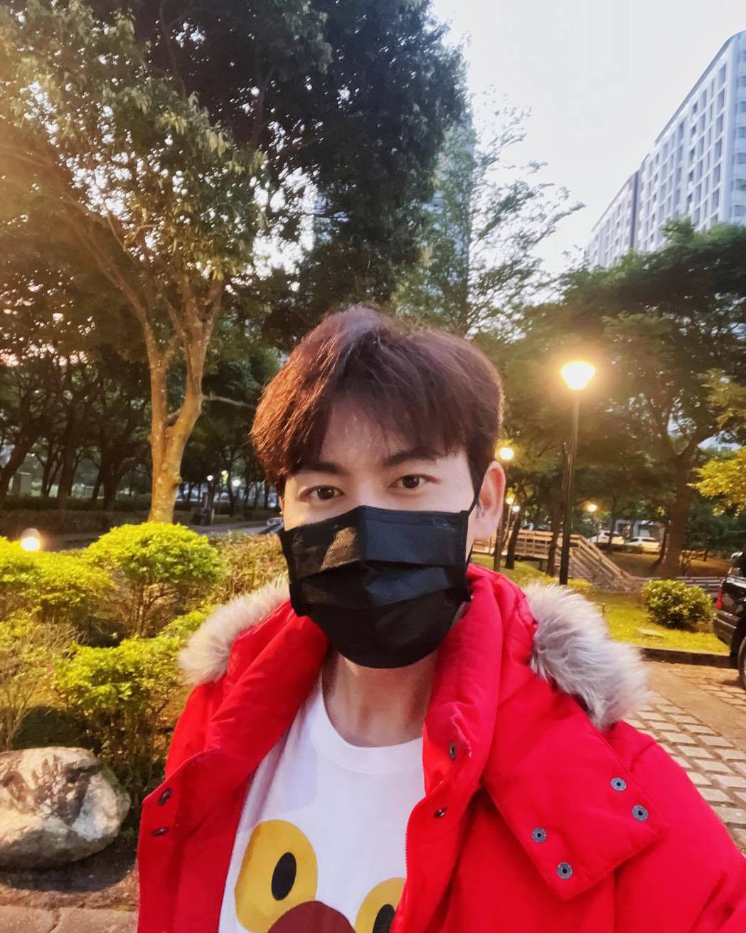 才康复就裸身车震外遇！p站「一家团圆」确诊男星谈后遗症