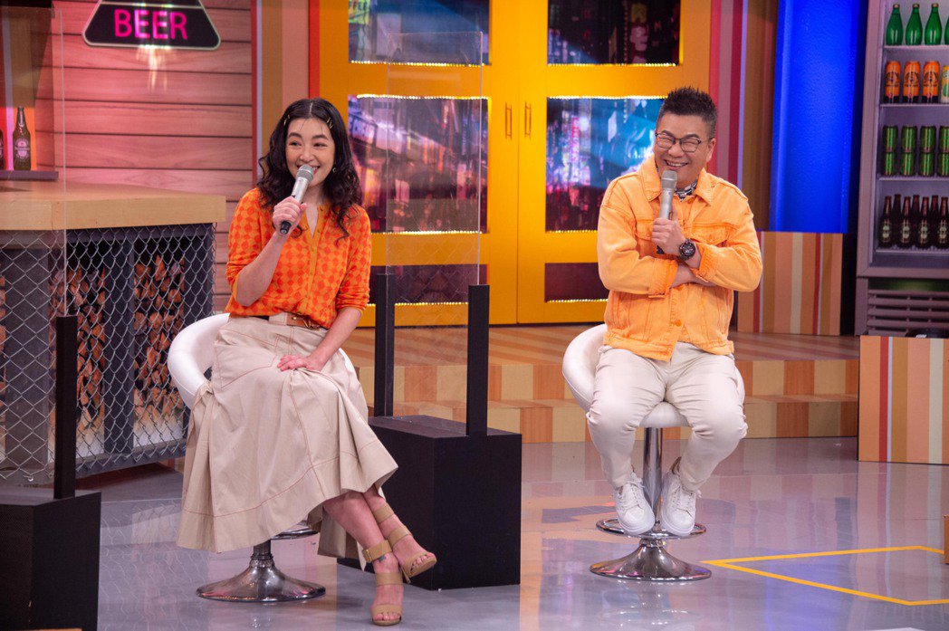 Melody赴美探亲向「11点热吵店」告假路嘉怡代班主持