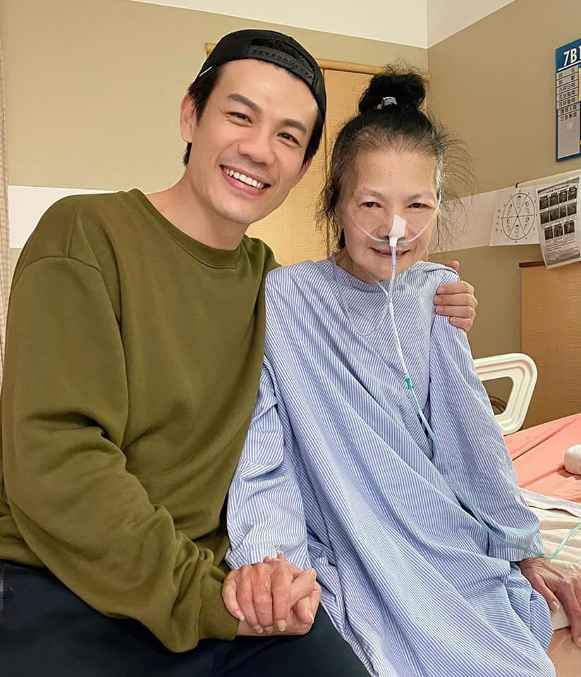 陈志强丶恸办母告别式曾智希相陪唤「妈妈」