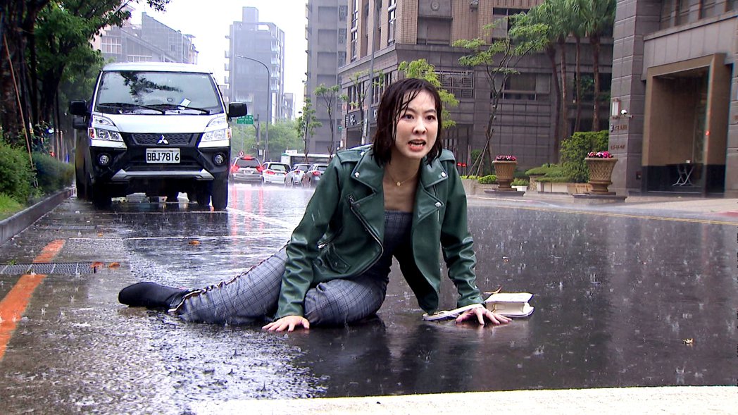 「团圆」最肉欲小三尬最傻小三  夏语心凭1点赢车震