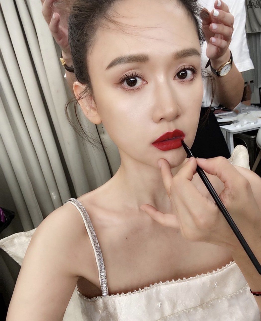 陈乔恩瘦身+保养被疑拍婚纱照 PO美照曝真相喊：期待！