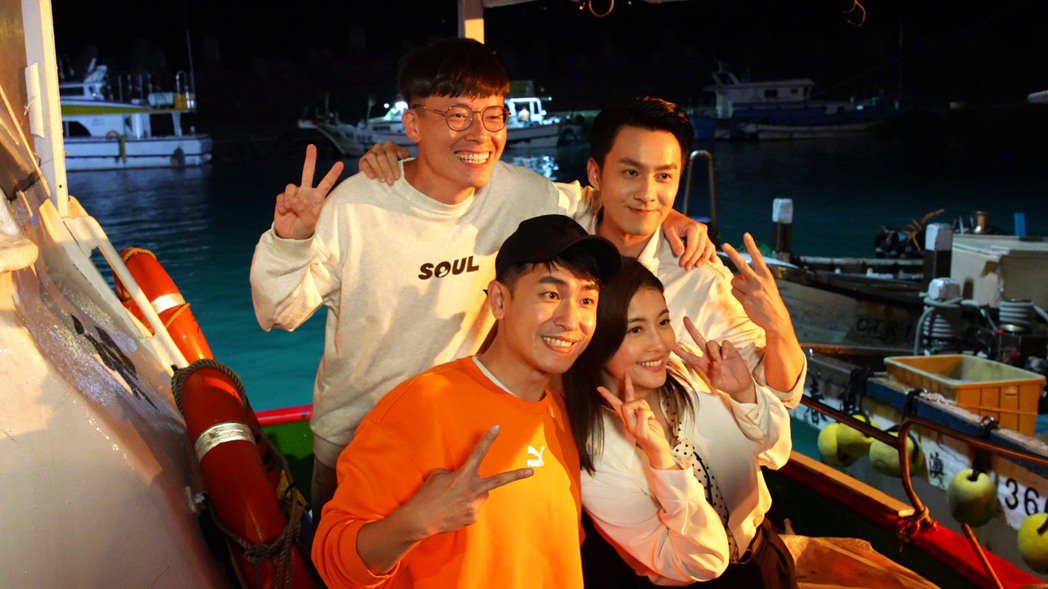 王乐妍船上拍戏险失足「前夫」探班自告奋勇当救生员