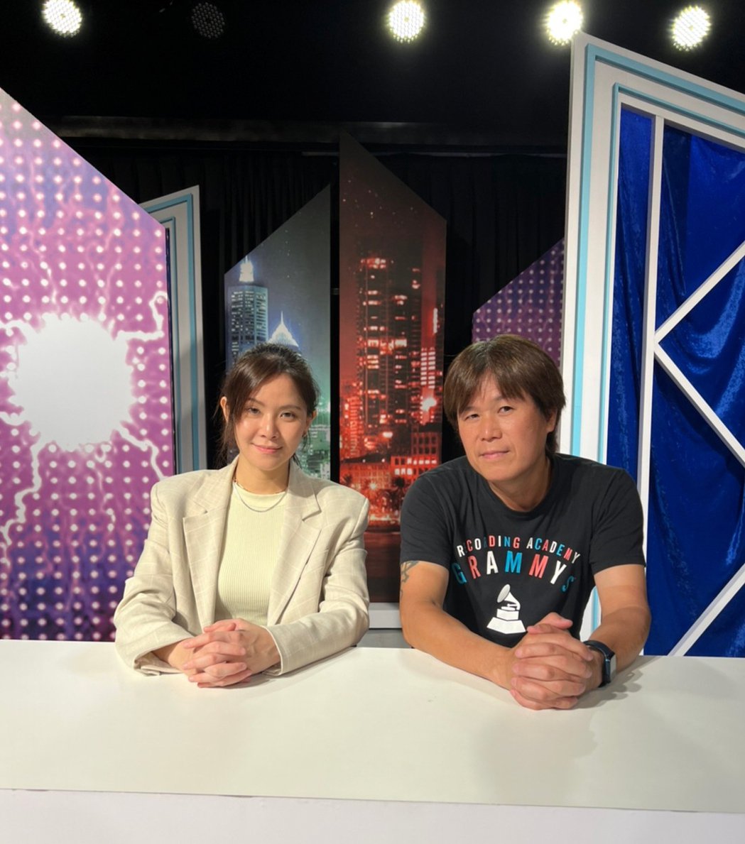 董事长乐团大方开支票 他开心收礼爽歪