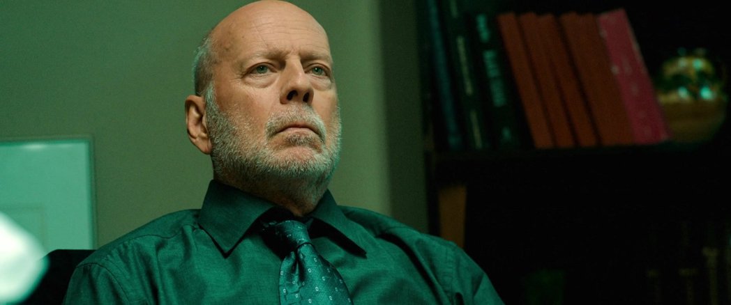 布鲁斯威利患失语症息影前美国警局送真车火爆炸场！