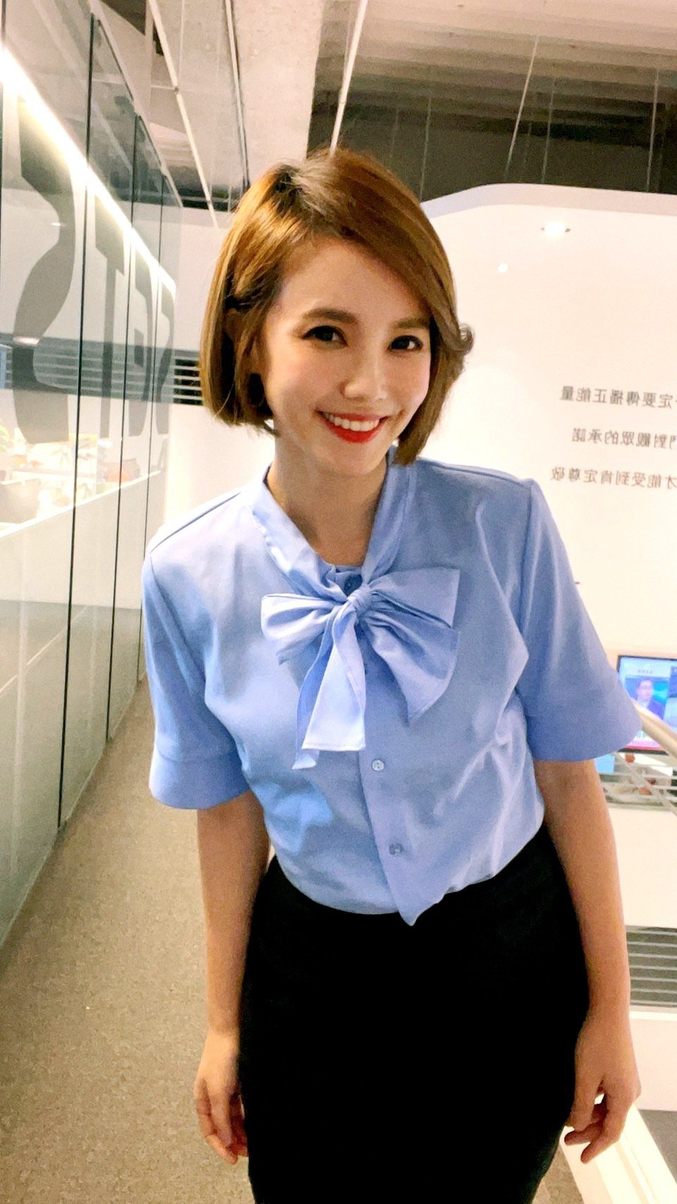接棒「政论女神」妈妈的朋友廖筱君王偊菁曝董事长张荣华超暖心