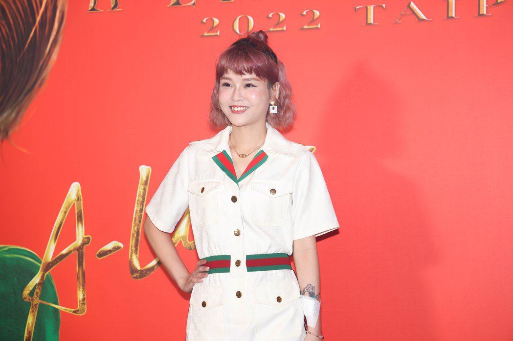 艺人加她好友等不到回复  丢丢妹认了是这原因