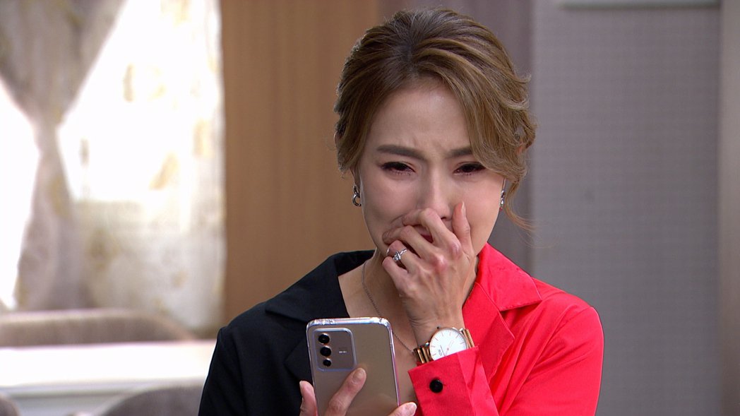 漂亮姐姐黄瑄抓到老公手机调情讯息 洒脱不连环CALL ：再犯放生