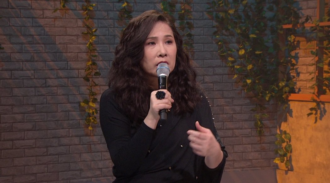 「鲁冰花」原唱近况曝光出道33年外表冻龄