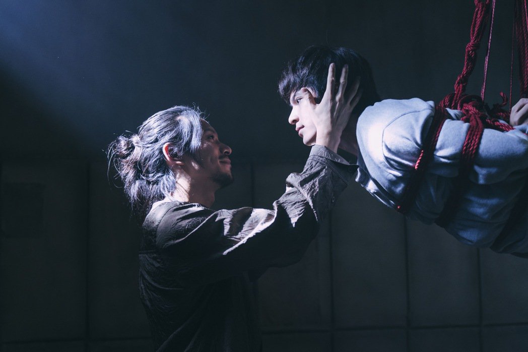 「我愿意」变态教主报应来了！p站遭袭击见血惊：喘不过气