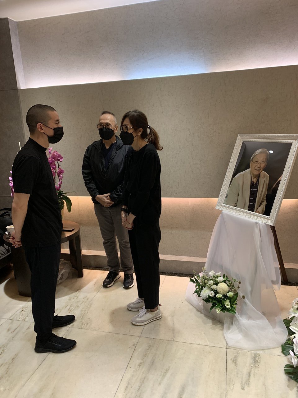 代替林凤娇 房祖名悼念李行 「从没看过妈妈这么难过」