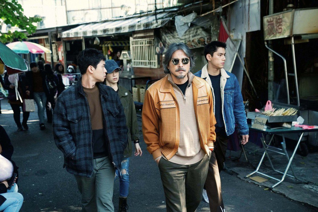 金钟影帝变样认不出来 李铭顺40公分长发和这男星撞脸