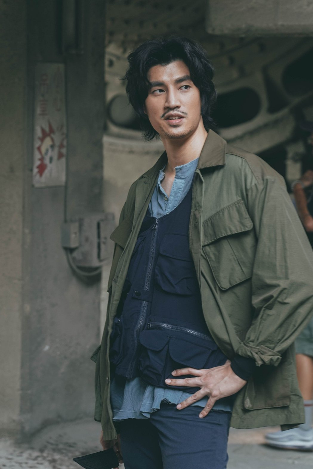 「推理」推到歇斯底里！同级生罗宏正拍烂门、木屑刺手掌见血