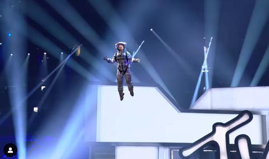 孤独者打赢世纪诽谤官司强尼戴普空降大活动喊：我需要工作