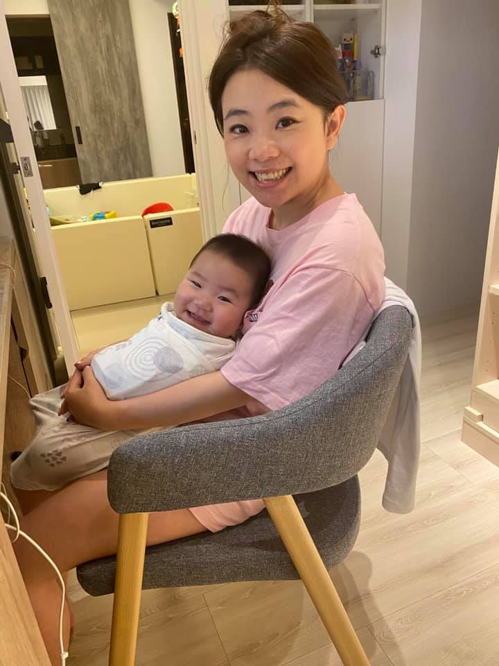 二伯瘦身有成秀腹肌 蔡阿嘎笑「修图软体好强」!