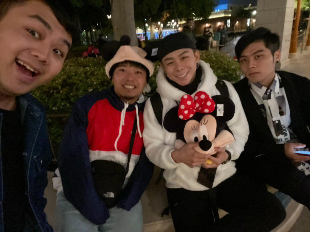 整员工出意外妈妈的朋友屁股烫伤疯男为无知致歉