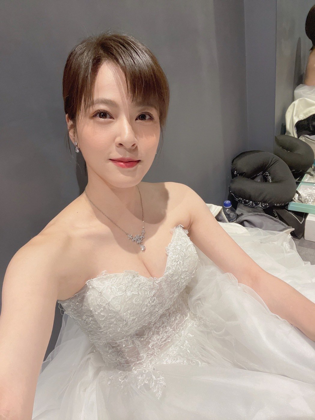 女神苏晏霈11度披婚纱「又嫁了」！酥胸弹出男星喘不停