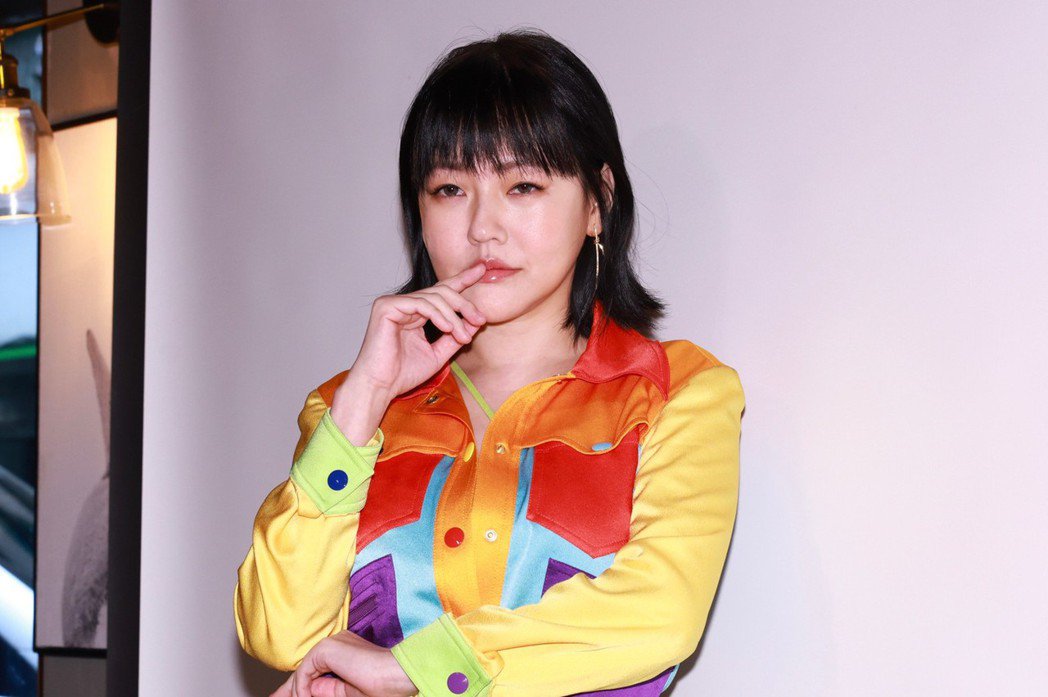 小S上月出席记者会赞大S状态好被问新欢这样回