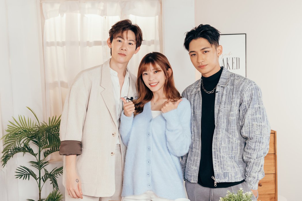 林颖乐、吴霏联手爆料！贺军翔私下竟变身「魔鬼教练」