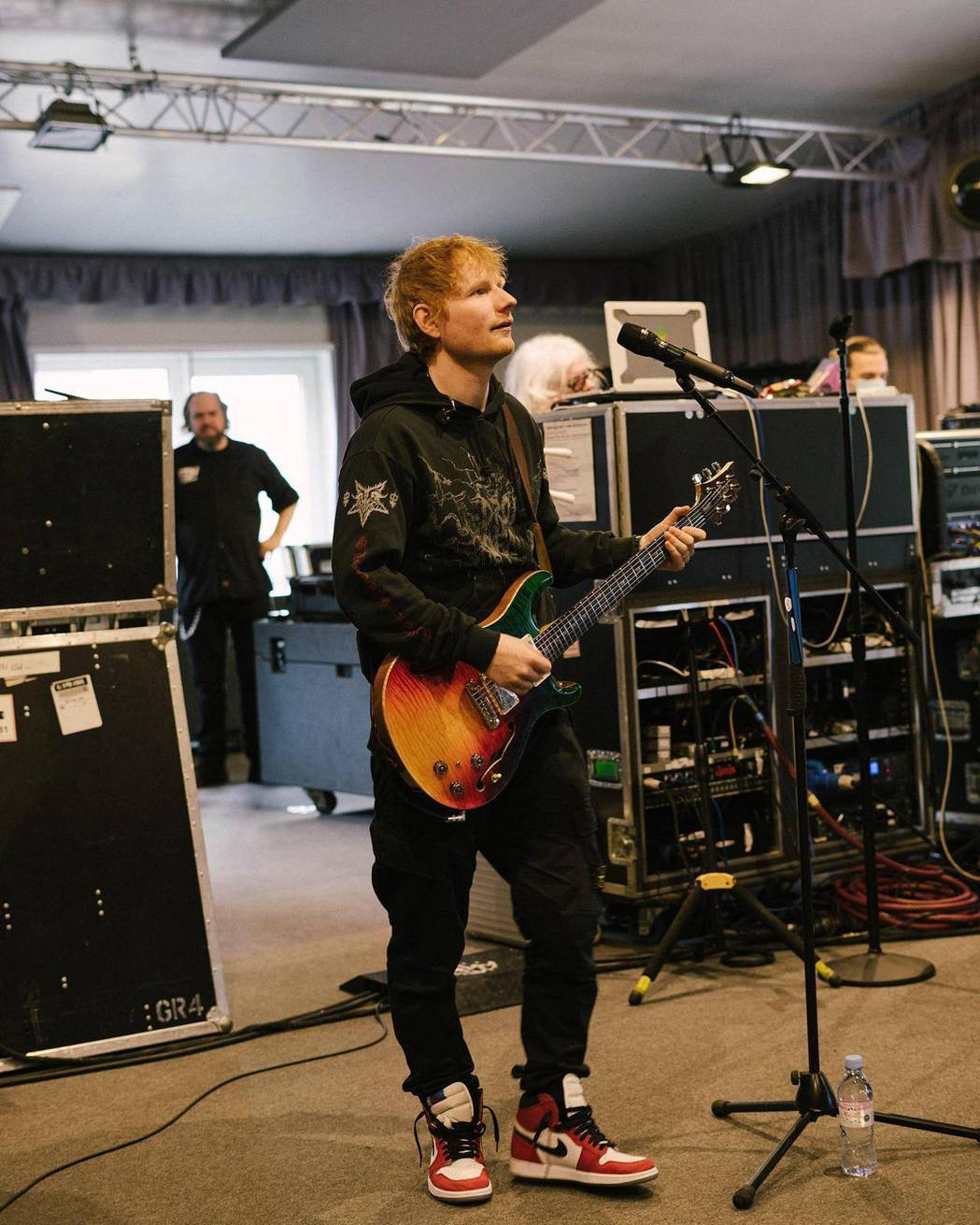 红发艾德歌曲版权官司胜诉法官裁定未抄袭