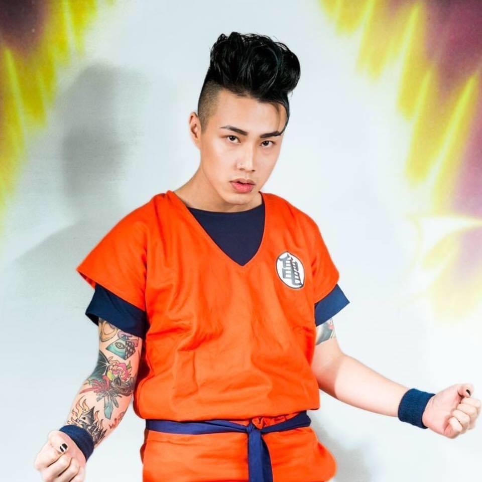 TRASH阿夜素颜长这样！性感女神奎丁惊叹：美男子