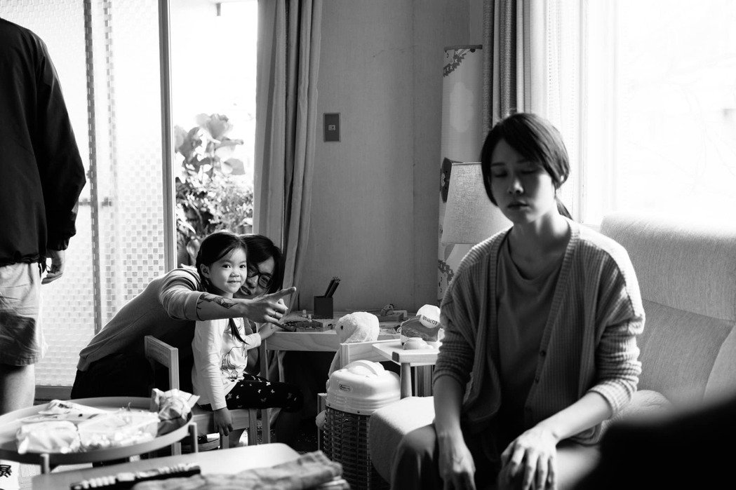 good电影「咒」票房破1.3亿删减画面曝光拍卖网卖「陪看服务」