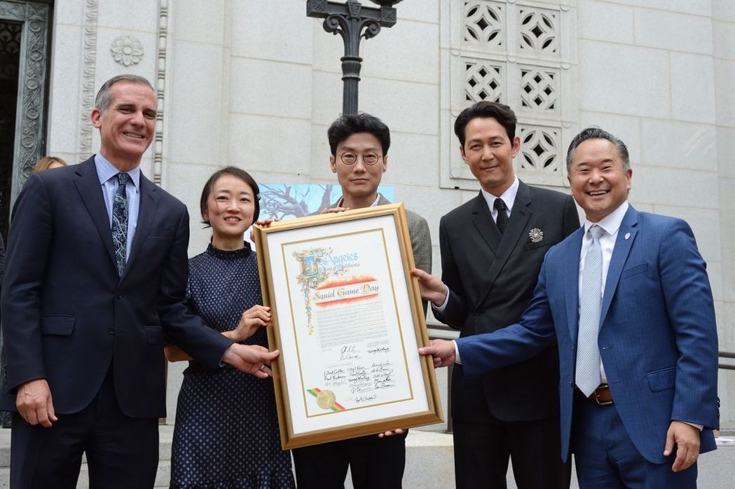 欧美媒体看好李政宰登上艾美视帝宝座噜噜视频好莱坞正当红