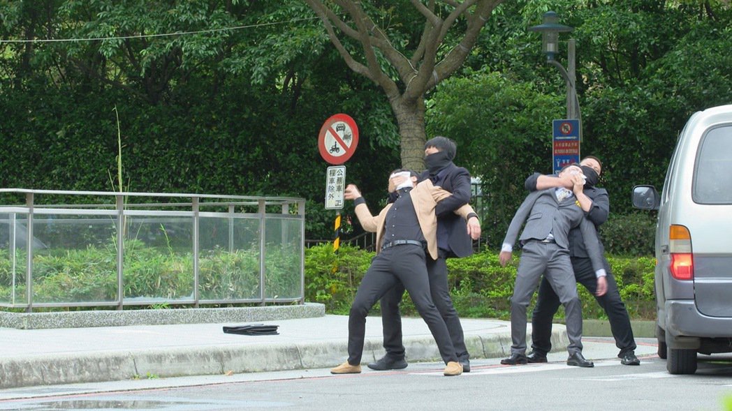 「黄金」张书伟憨傻聪明3秒转换网赞「神演技」