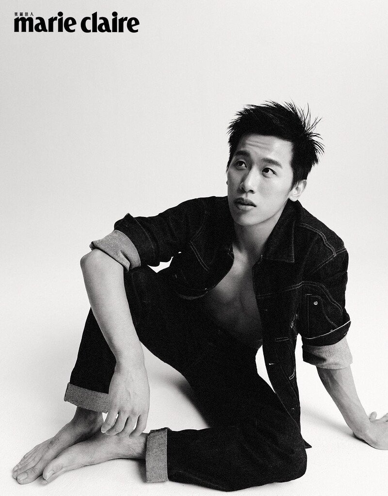 鞍马王子李智凯回旋性感小露胸腹肌最养眼