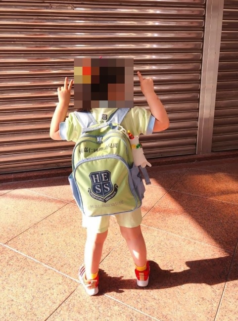 5岁女童遭狠拖出教室、重摔在地还跨过去，单亲妈怒投诉