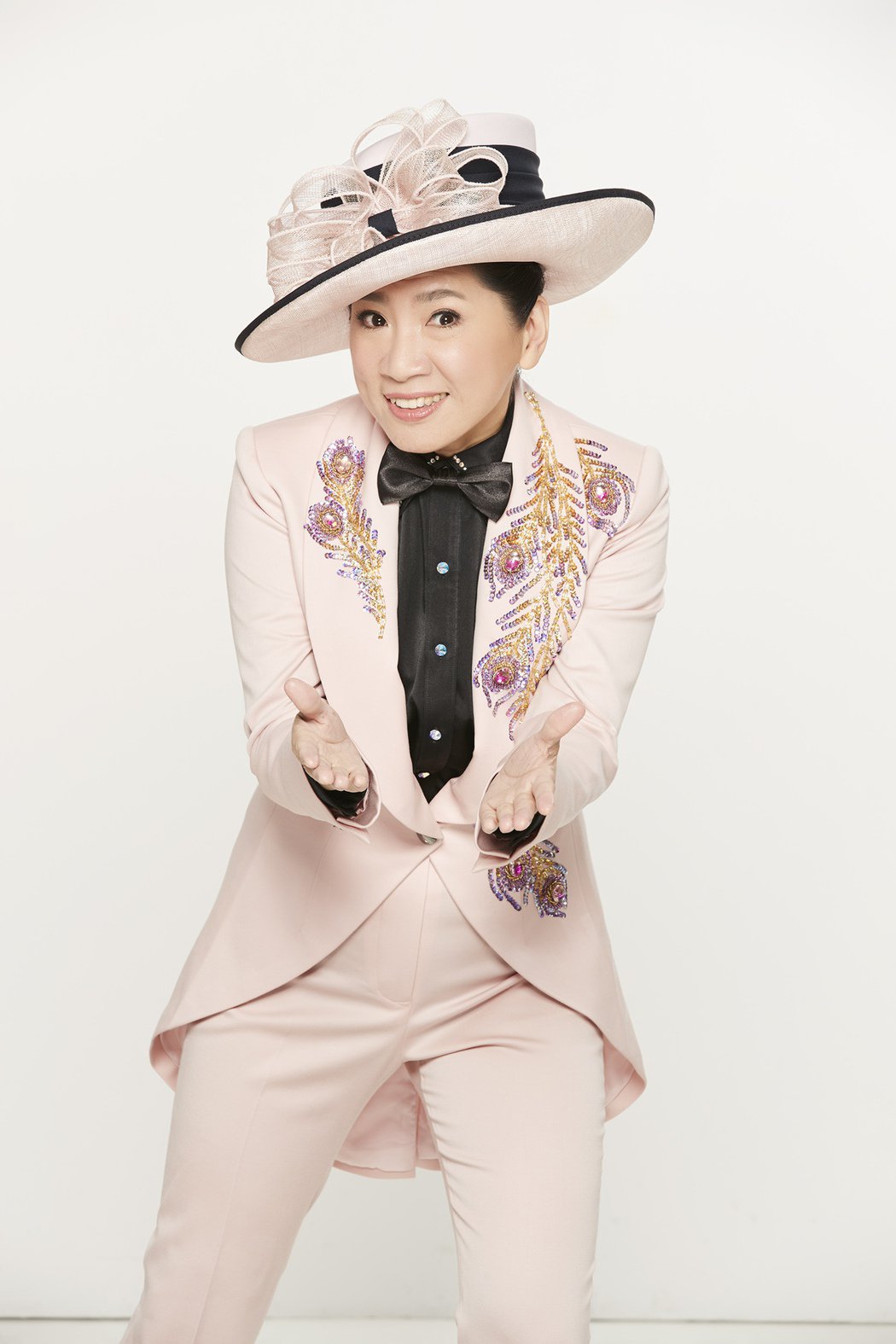 「小凤飞飞」方宁3次车祸逃离鬼门关惊爆负债5百万