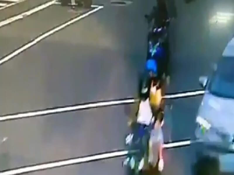 骑车三贴擦撞休旅车,6月大男婴送医不治,男婴爸妈提告驾驶不成反被以过失