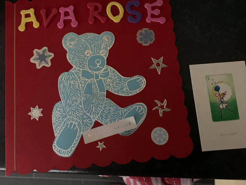 暖心耶诞节！小姊妹寄耶诞卡片给天堂的爸爸竟收到回信！